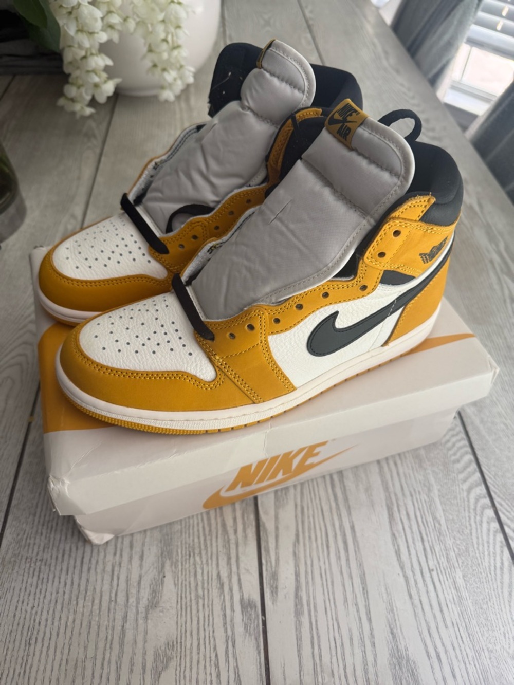 Nike Air Jordan 1 High Yellow Black White